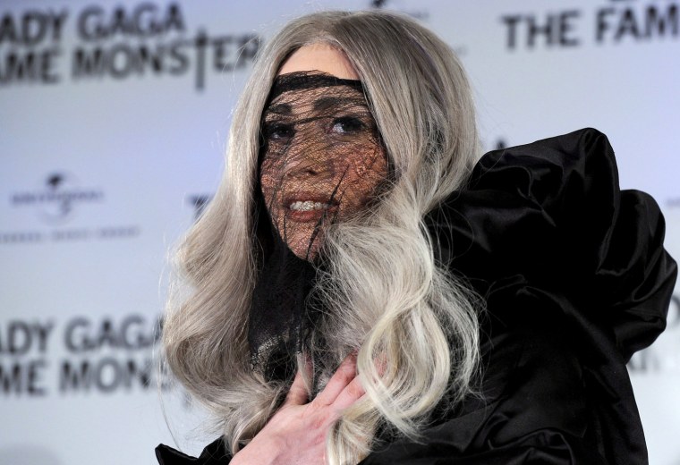 Image: Lady Gaga recieves Platinum and Echo award in Berlin